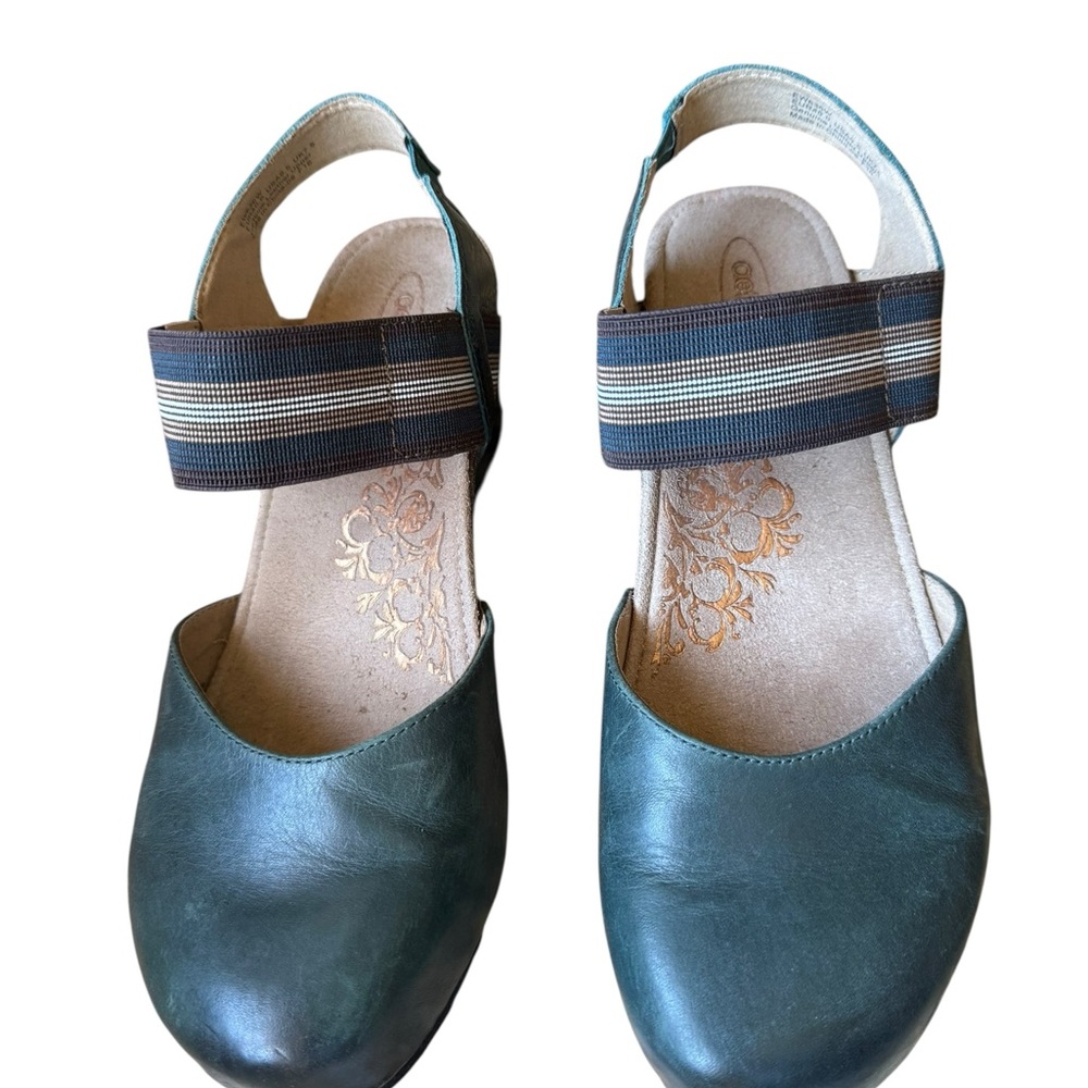 Aetrex Green and Brown Wedges with Patterned Strap